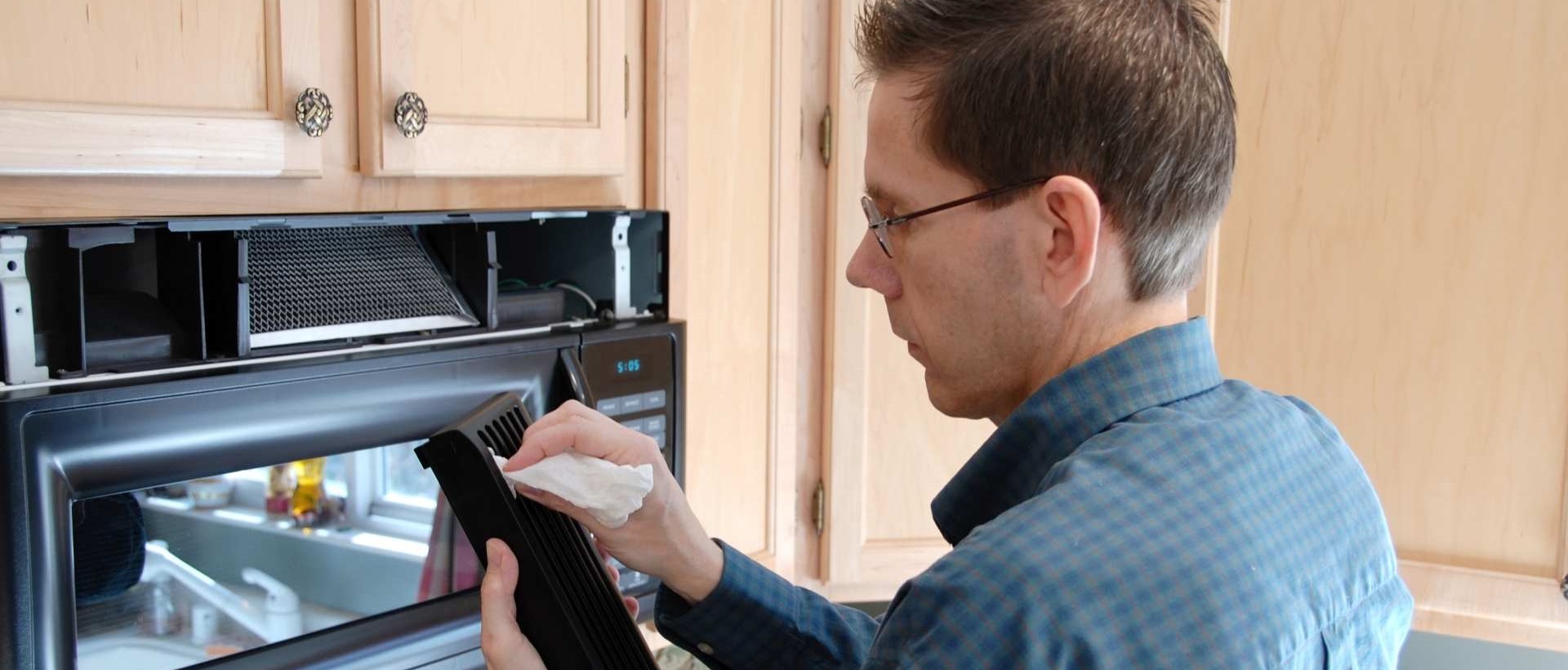 Kitchen fitters RM18